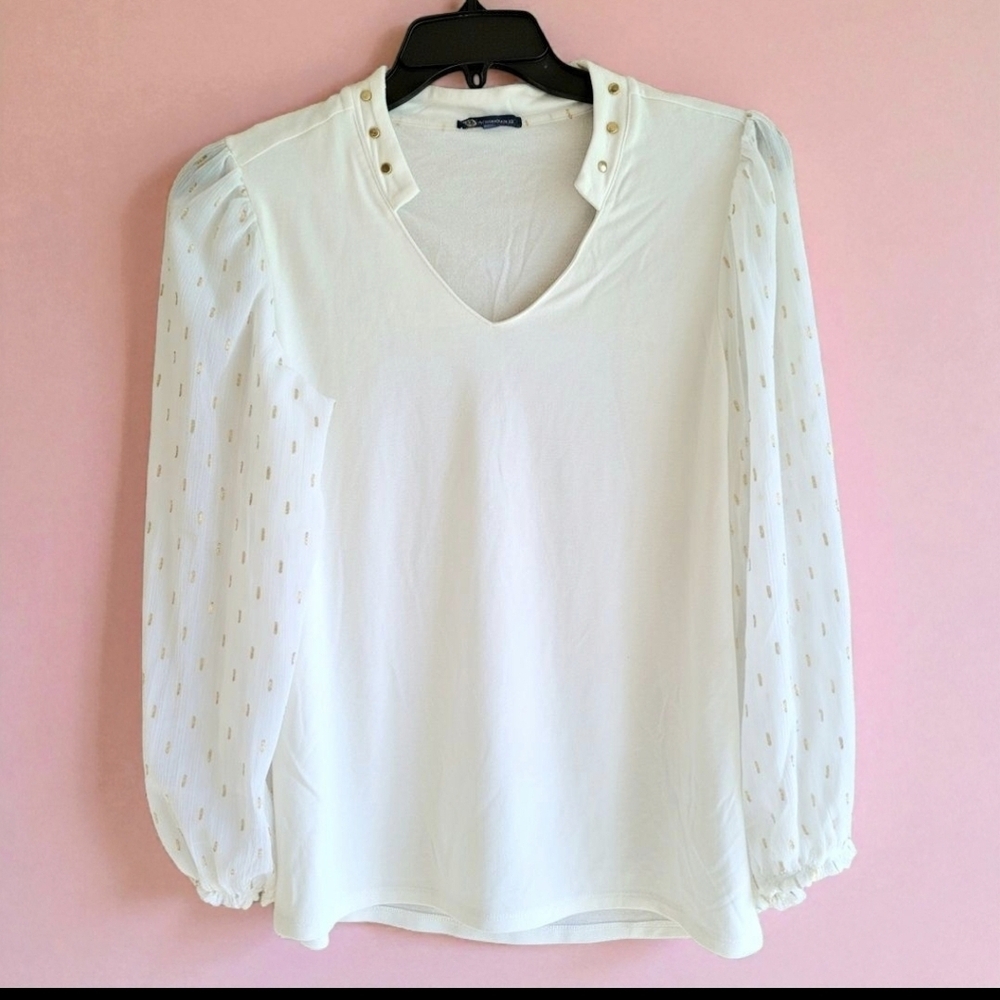 Democracy White Sheer Sleeve Blouse Gold Metallic Detail Size M NWT
